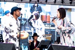 Roberto Casanova e Mika da Silva no Festival Brasil 2022/Brazilian Day Tokyo. Foto:©Alex Santos/Record TV Japan