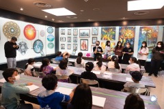 Workshop de arte com escola brasileira no Focus Brasil Japão 2022 em Shiga- Foto: Alex Santos/Record TV Japan